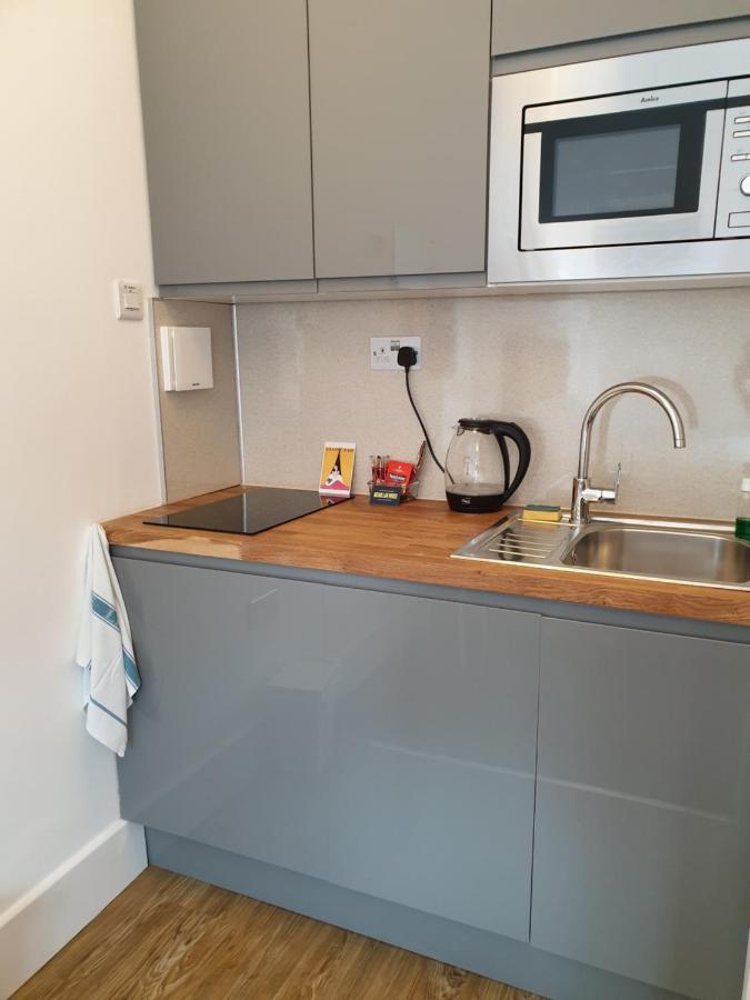 Mcmillan House Studio Apartments Йорк Екстериор снимка