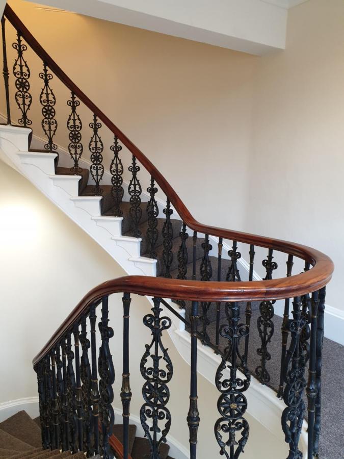 Mcmillan House Studio Apartments Йорк Екстериор снимка