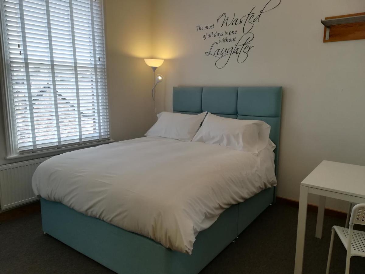 Mcmillan House Studio Apartments Йорк Екстериор снимка