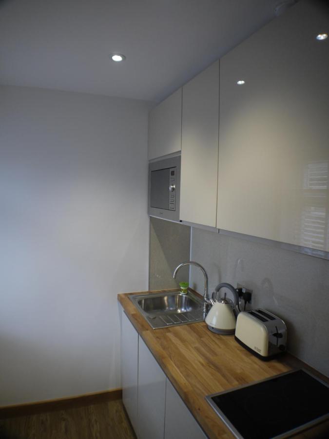 Mcmillan House Studio Apartments Йорк Екстериор снимка