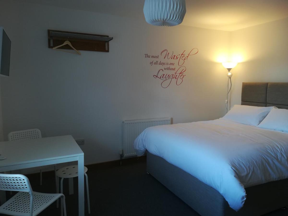 Mcmillan House Studio Apartments Йорк Екстериор снимка