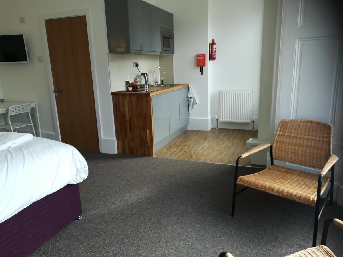 Mcmillan House Studio Apartments Йорк Екстериор снимка