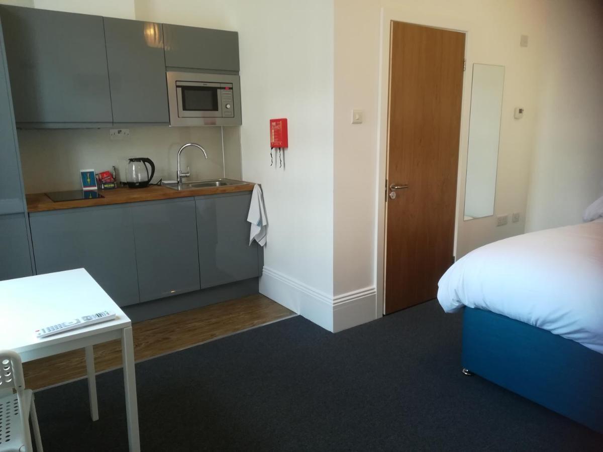 Mcmillan House Studio Apartments Йорк Екстериор снимка
