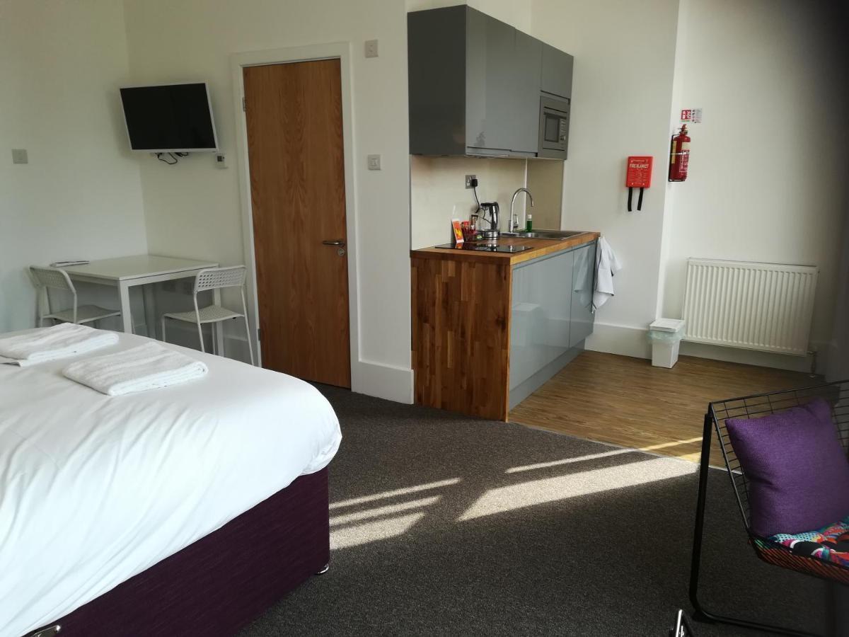 Mcmillan House Studio Apartments Йорк Екстериор снимка