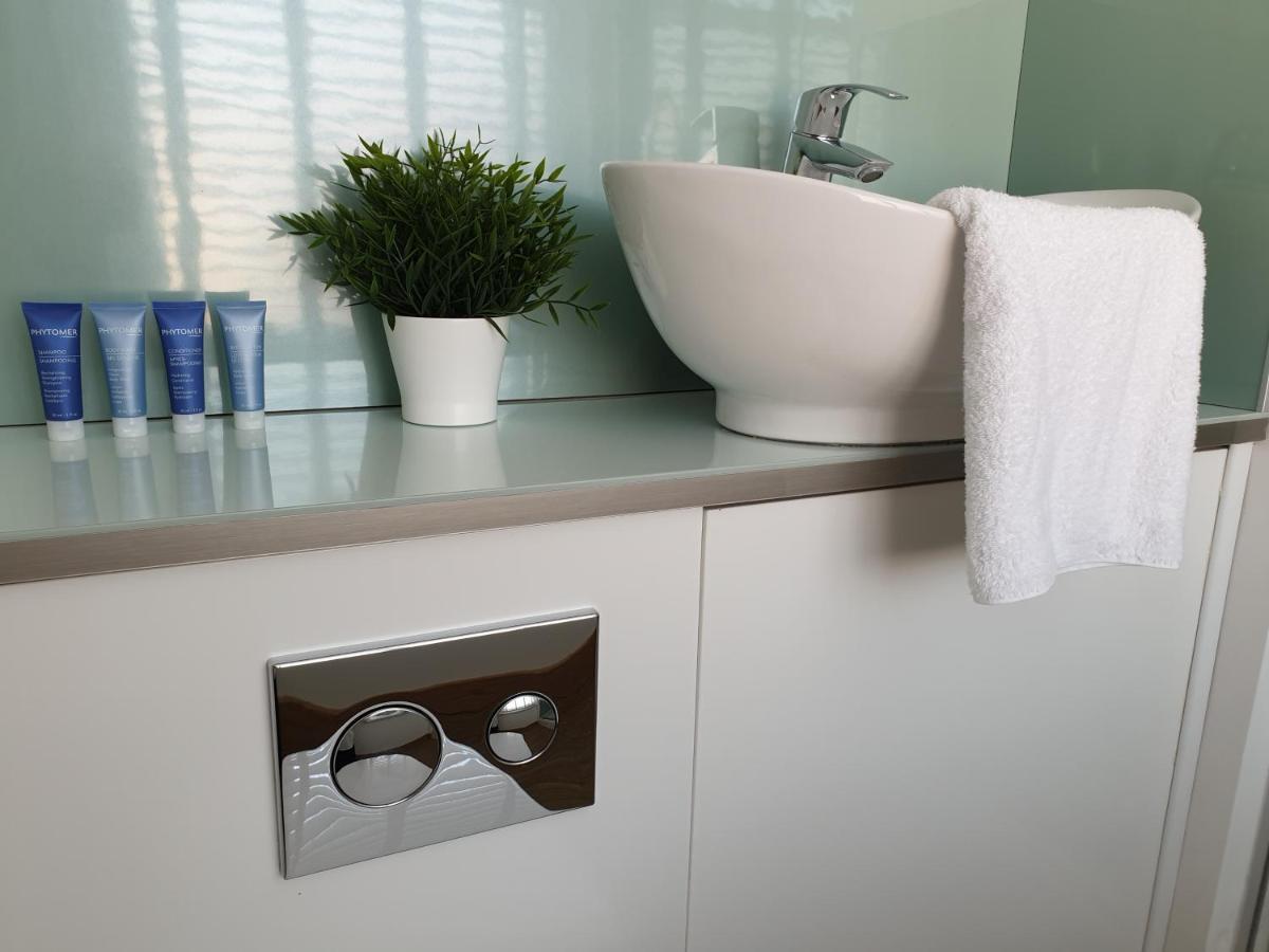 Mcmillan House Studio Apartments Йорк Екстериор снимка